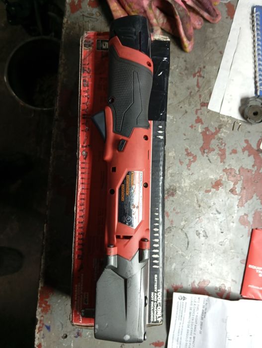 Milwaukee 2564-20.Безщітковий кутовий гайковерт тріскачка 3/8 MILWAUKE