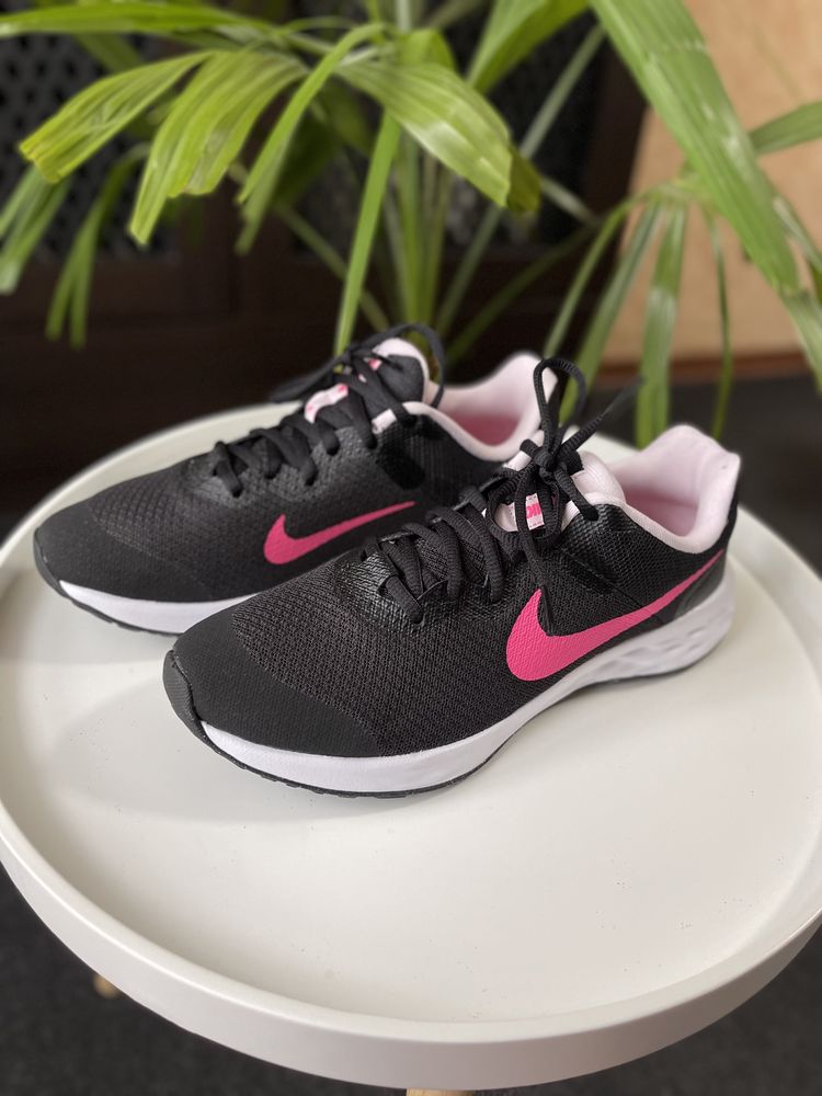 Кросівки Nike Revolution 6Nn