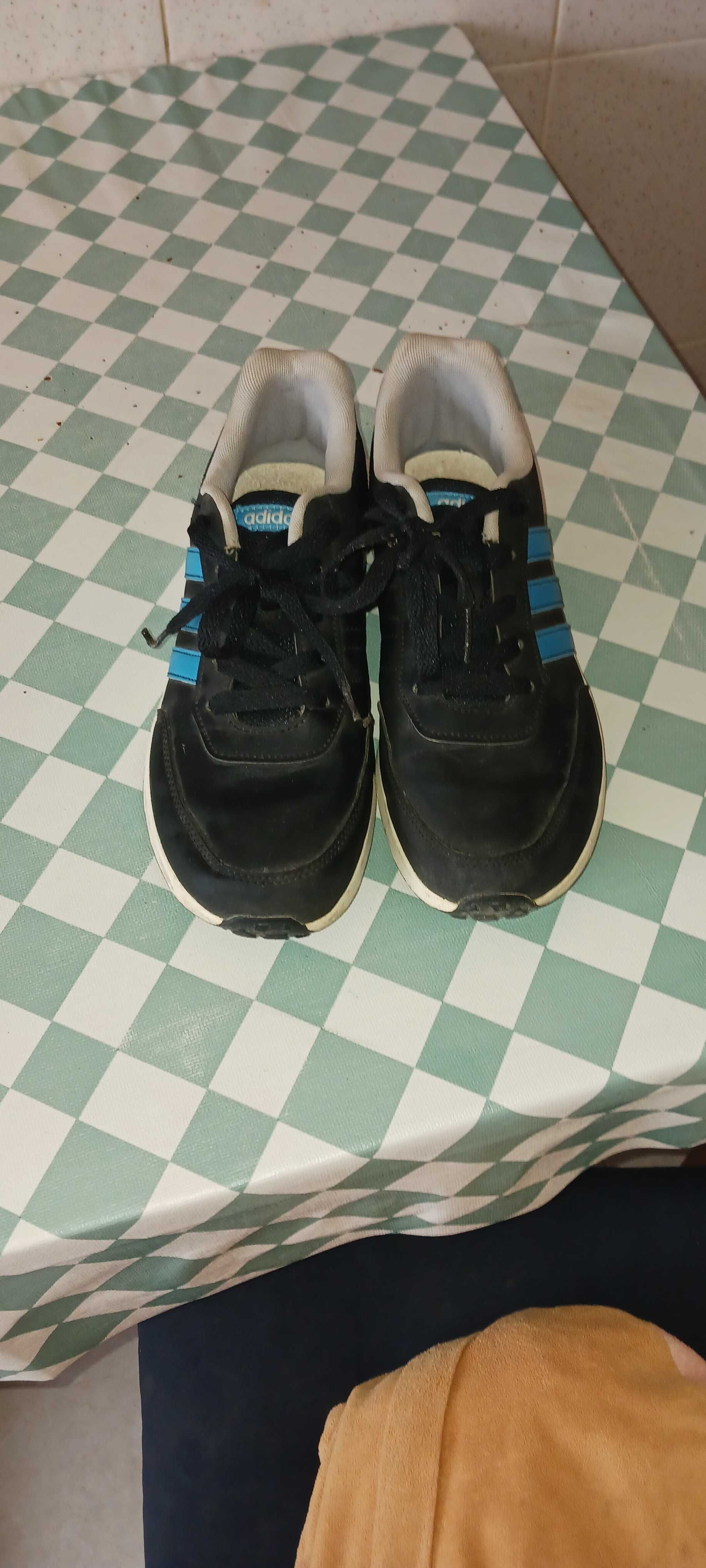 Ténis Adidas pretos e azuis!!!