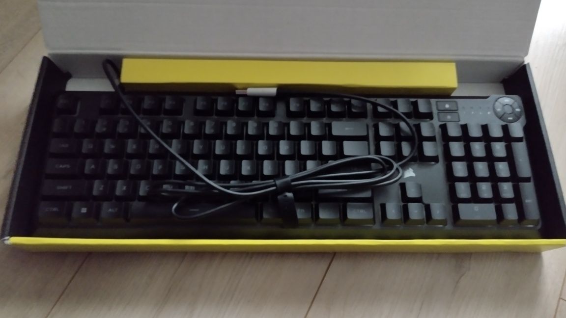 Klawiatura membranowa Corsair K55 Core jak nowa