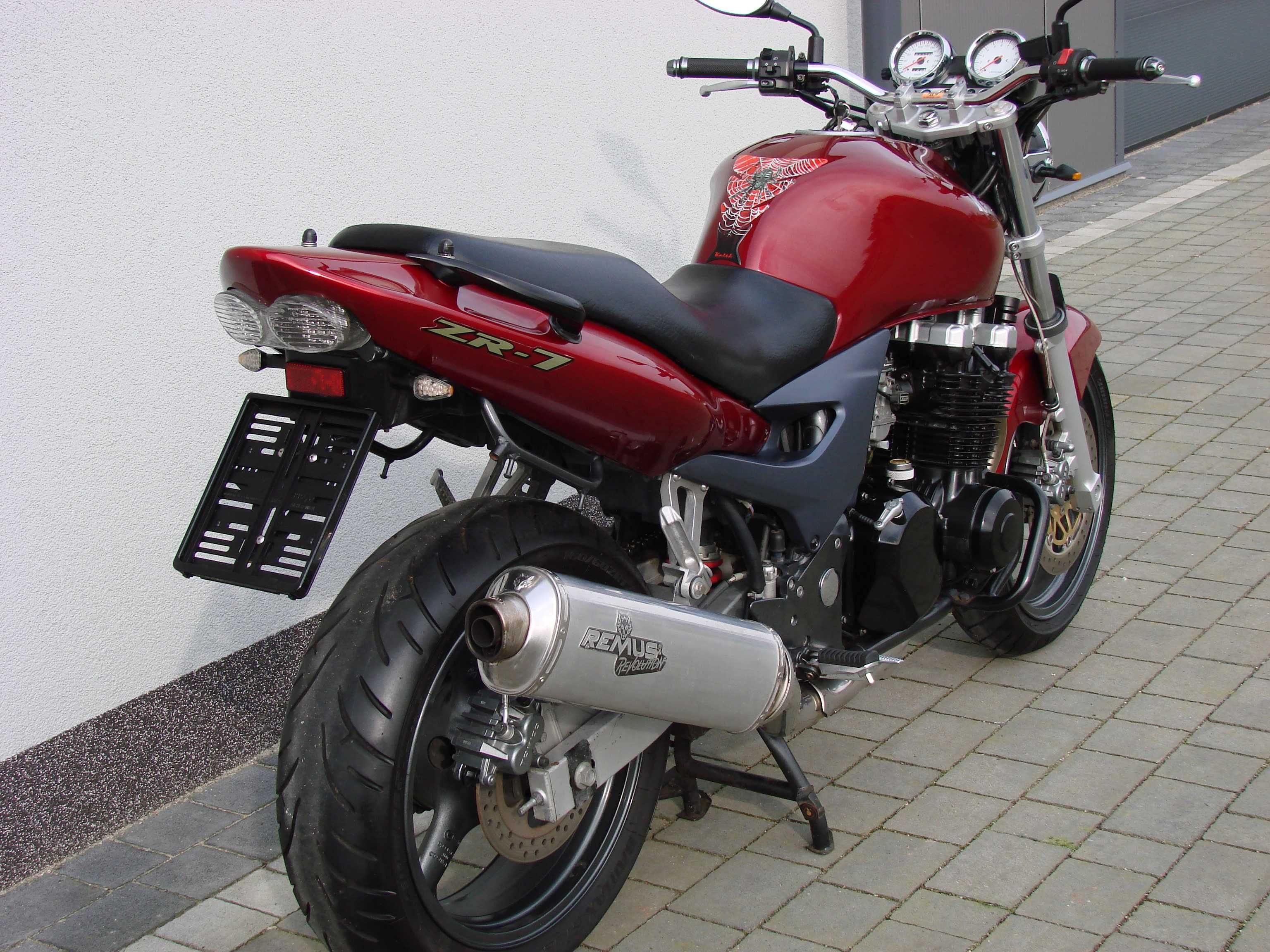 Kawasaki ZR 7 ZR7