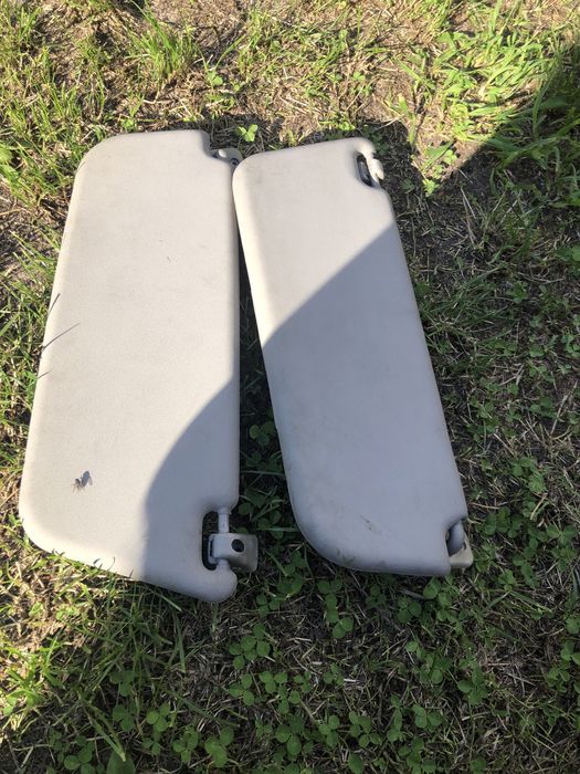 Сонцезахисний козирок вектра б.