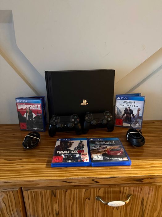 [PS4] Konsola SONY PlayStation 4 Pro 1TB (12.00 SOFT) + 2 Pady + 4 Gry