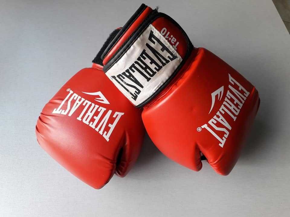 Luvas de boxe vermelhas