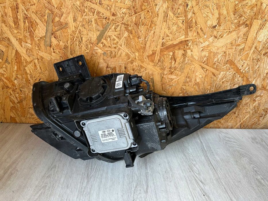 KIA NIRO I Фари передні