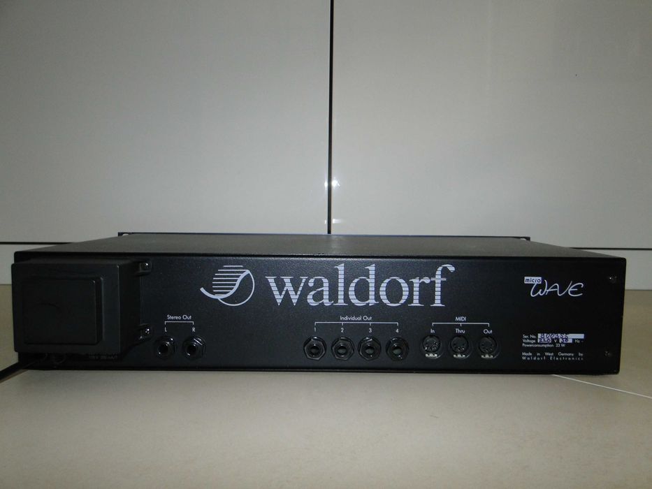 Legendarny Moduł Brzmieniowy Syntezator Analogowy WALDORF MICROWAVE 1