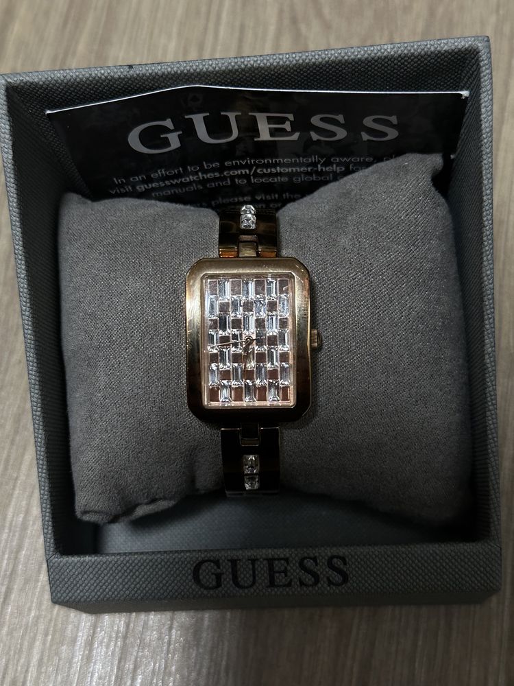 Оригінальний жіночий годинник Guess GW0102L3