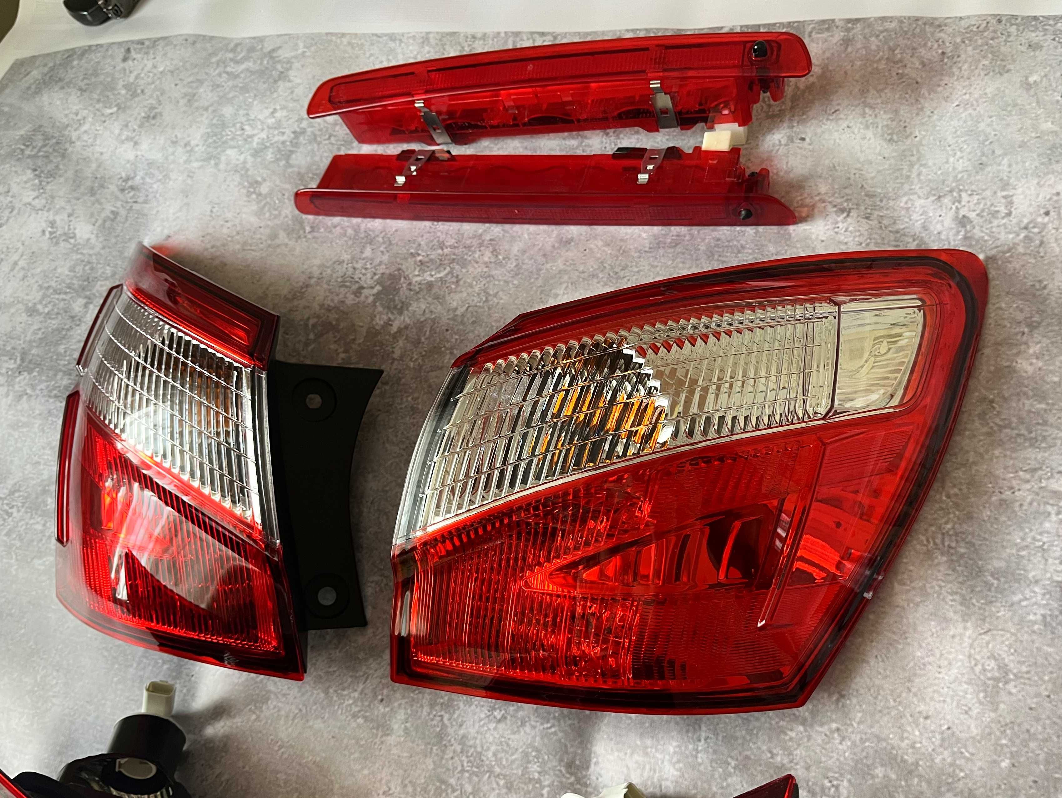 Фари, стопи задні Nissan Qashqai J10 лівий правий