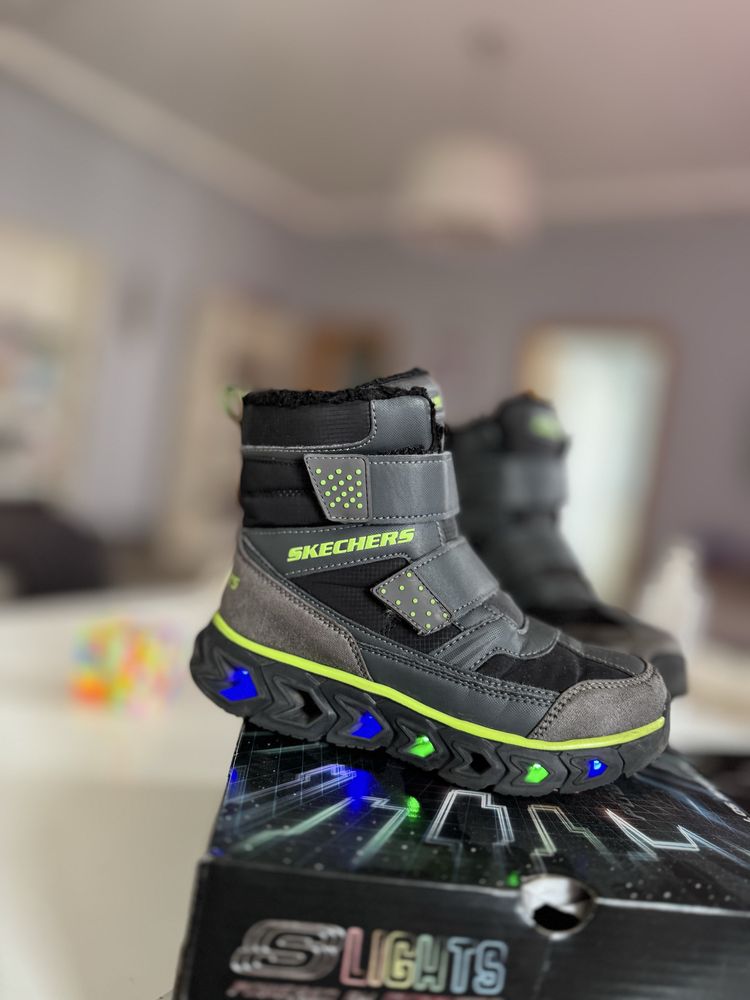 Ботинки черевики на липучках з підсвіткою  Skechers 32 р оригинал
