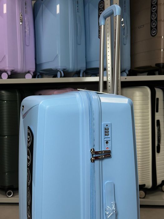 Велика валіза з поліпропілену Wings Польща. Склад валіз Вінниця