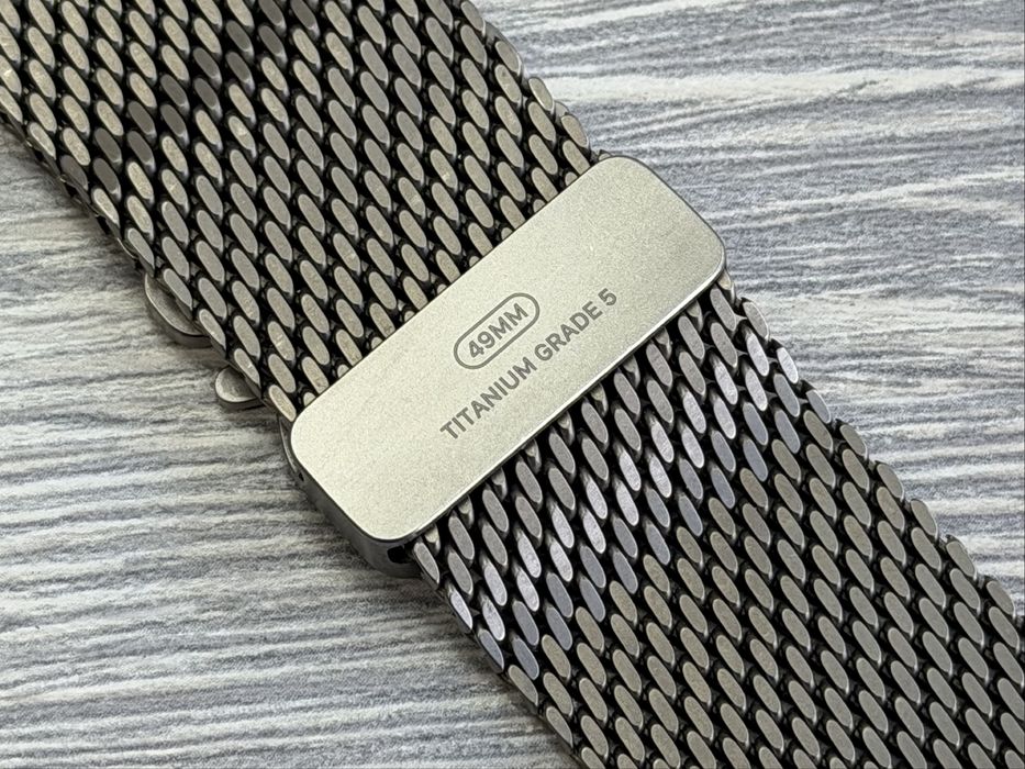 Milanese Loop / Apple Watch Ultra / Natural Titanium 44/45/46/49mm - L