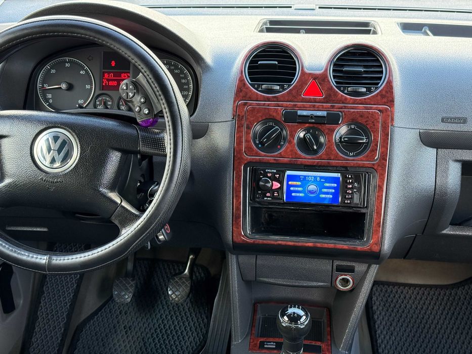 Продам VOLKSWAGEN Caddy пас 2004 1.9d механiка