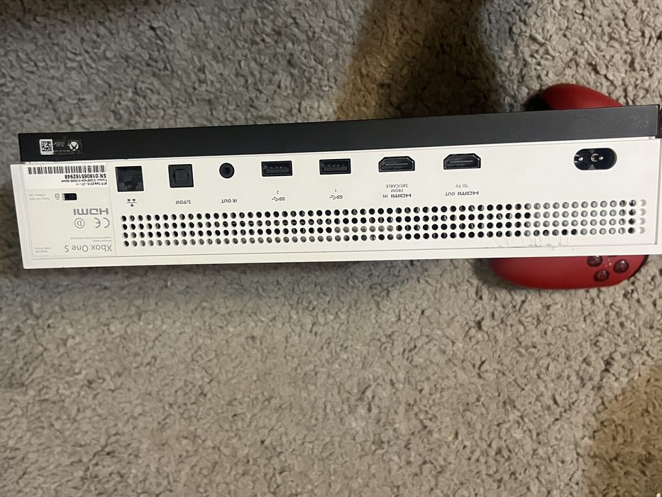 Xbox One S 500 GB 100 игр