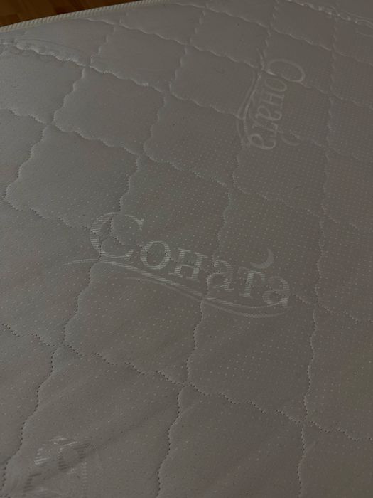 Продам кровать с матрасом