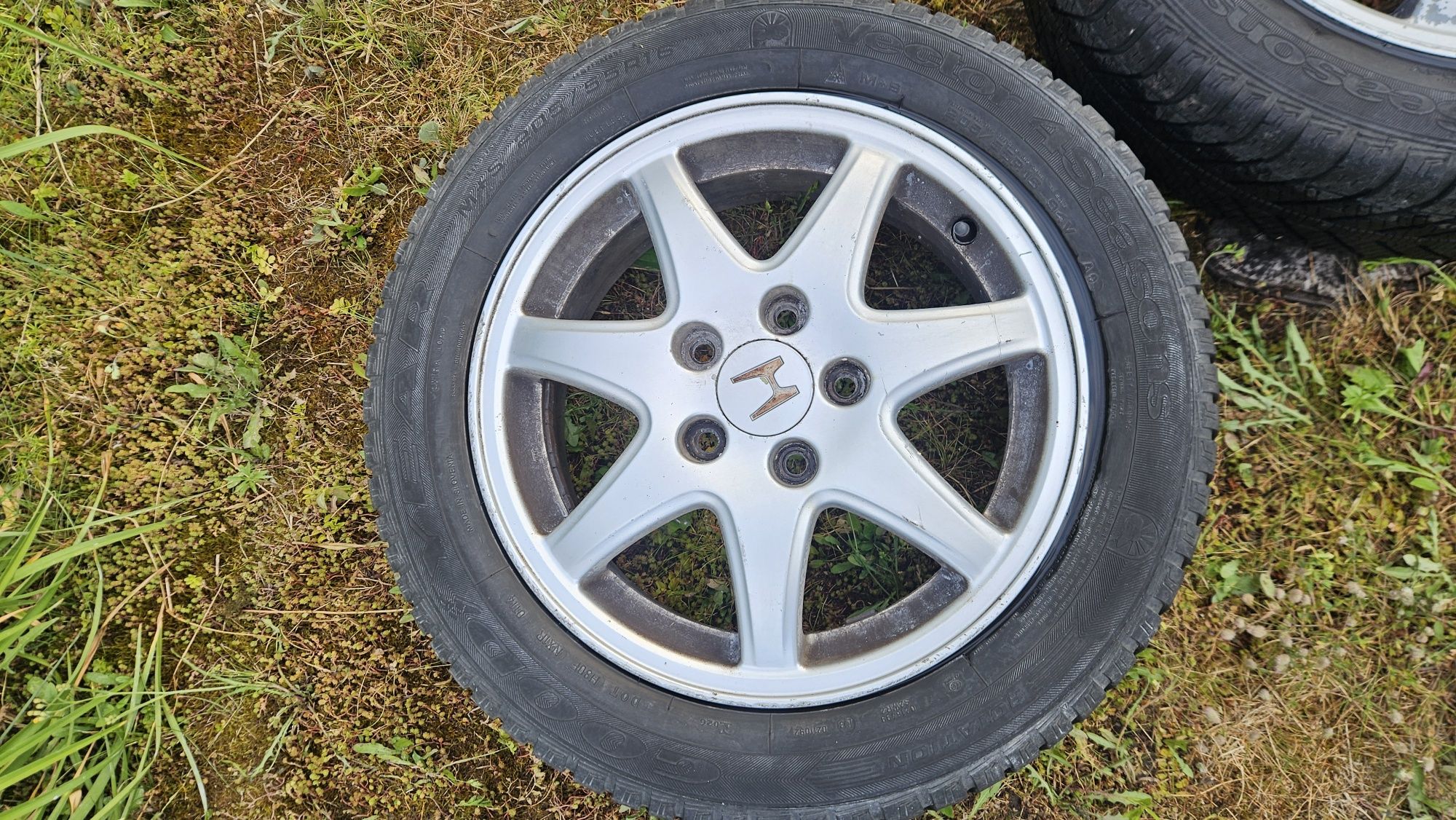 Felgi Honda z oponami Goodyear