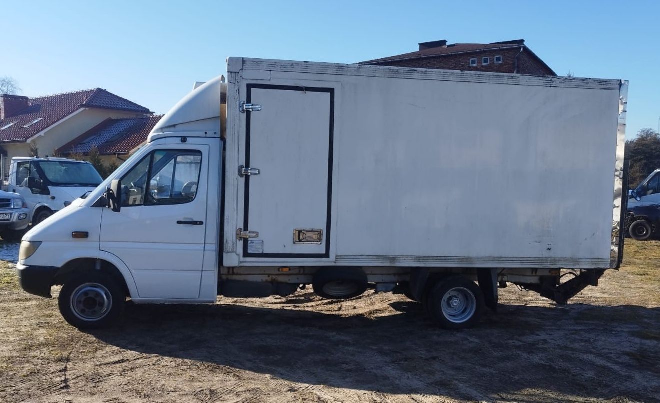 Mercedes sprinter 416 2.7 cdi chłodnia winda rama do 3.5 t