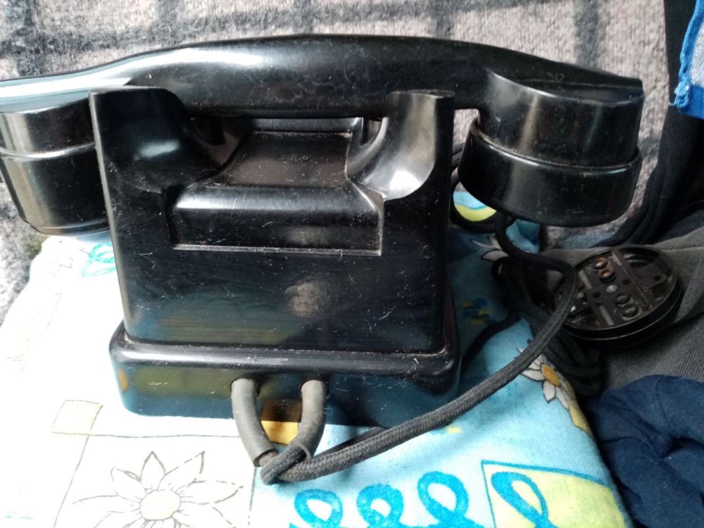 Продам старий старовинний радянський телефон