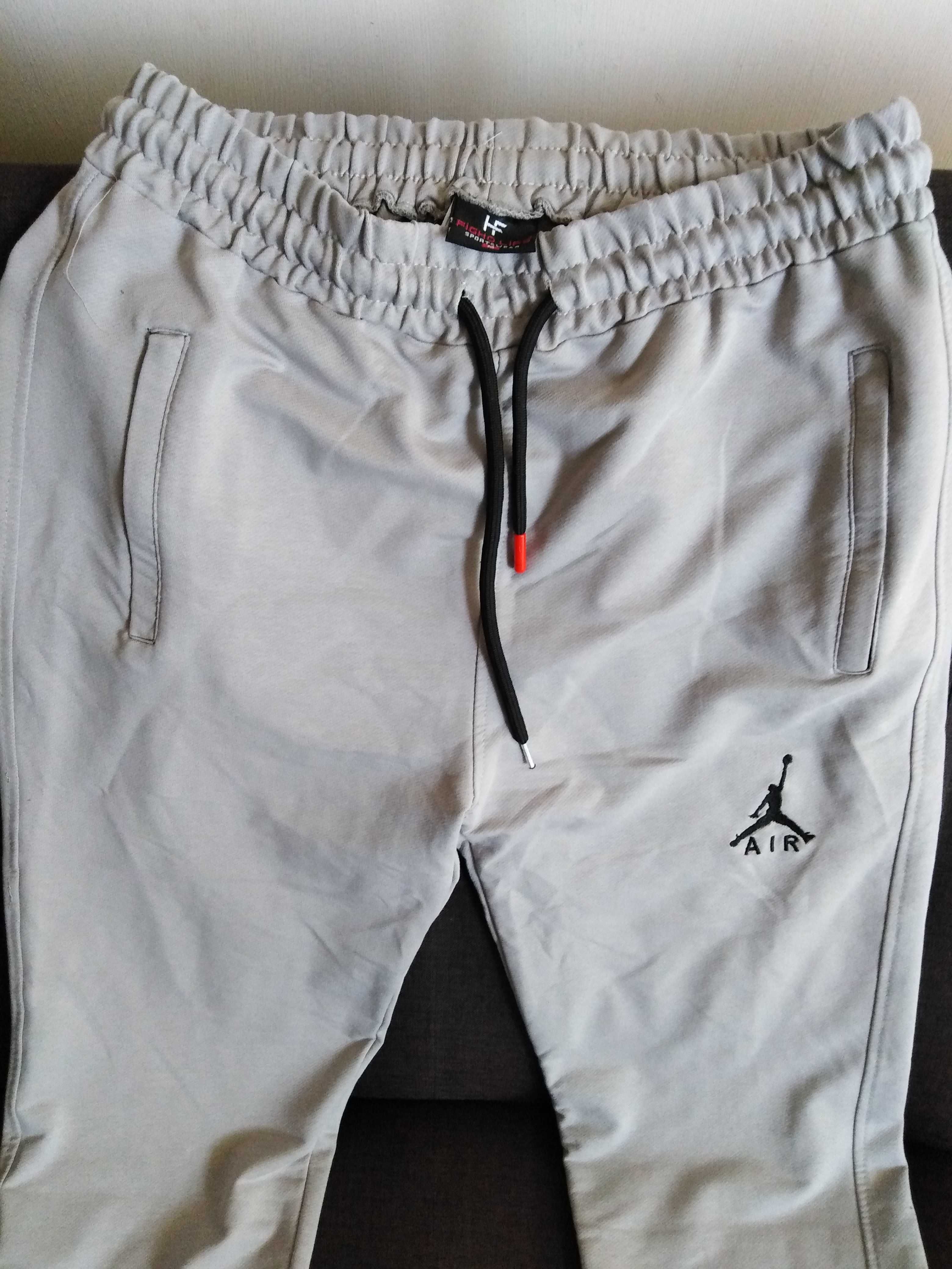 NIKE. Spodnie dresowe.