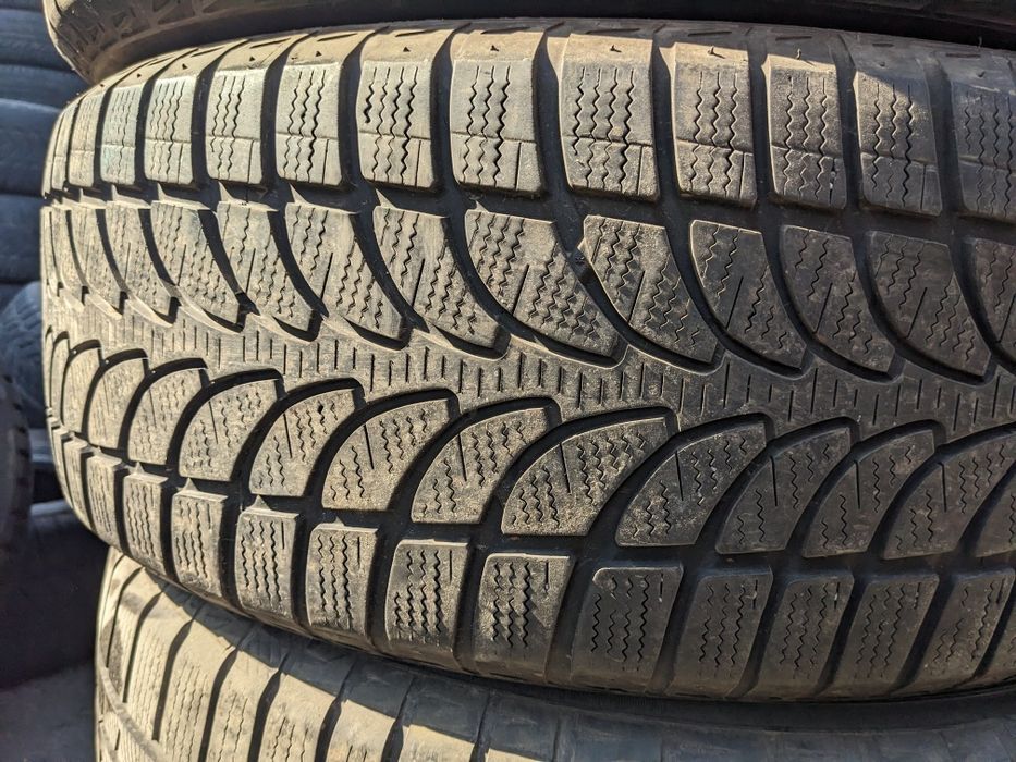 235/60R18 Bridgestone Blizzak Lm-80