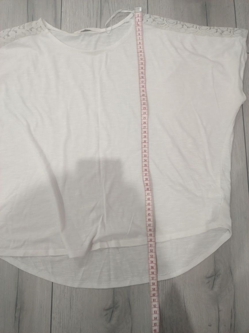 Biała bluzka koszulka t-shirt z krótkim rękawem koronką oversize