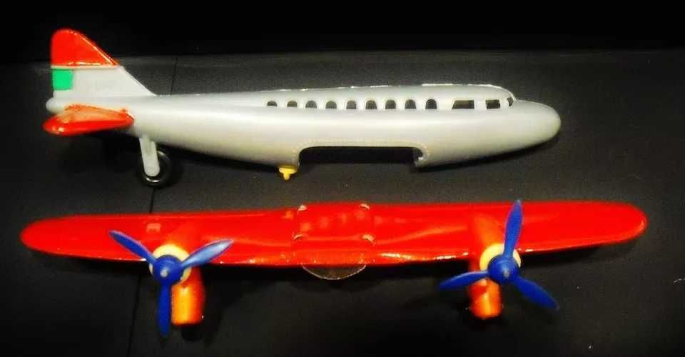 Plane Douglas DC 3 Vintage 1970's - made in Portugal - PEPE