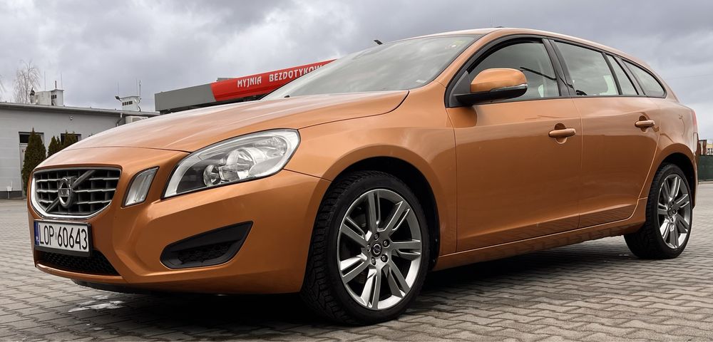 Volvo v60 2.0 D3 163 vibrant cooper