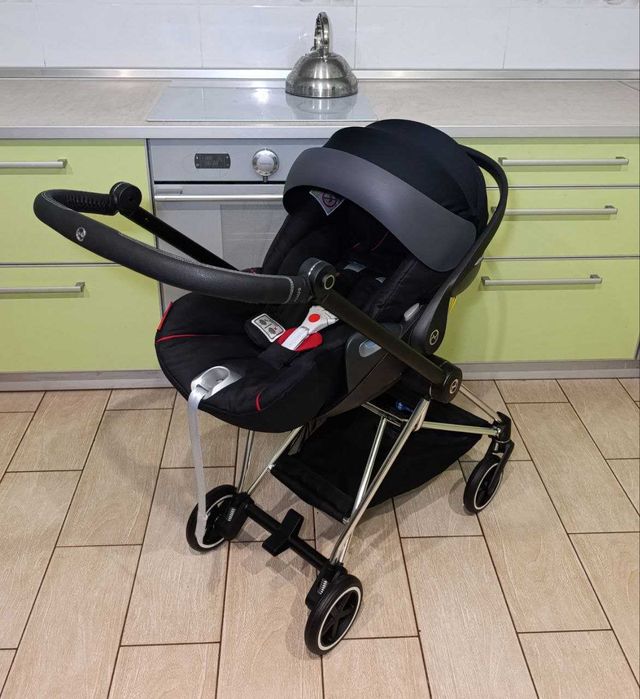 Cybex Cloud Z i-size Platinum Ferrary автокрісло в новому стані