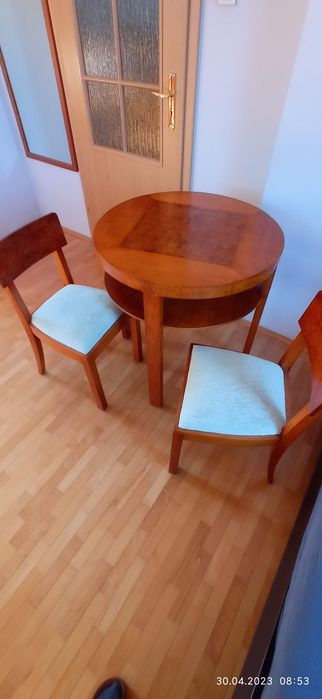 Stół,dwa krzesła