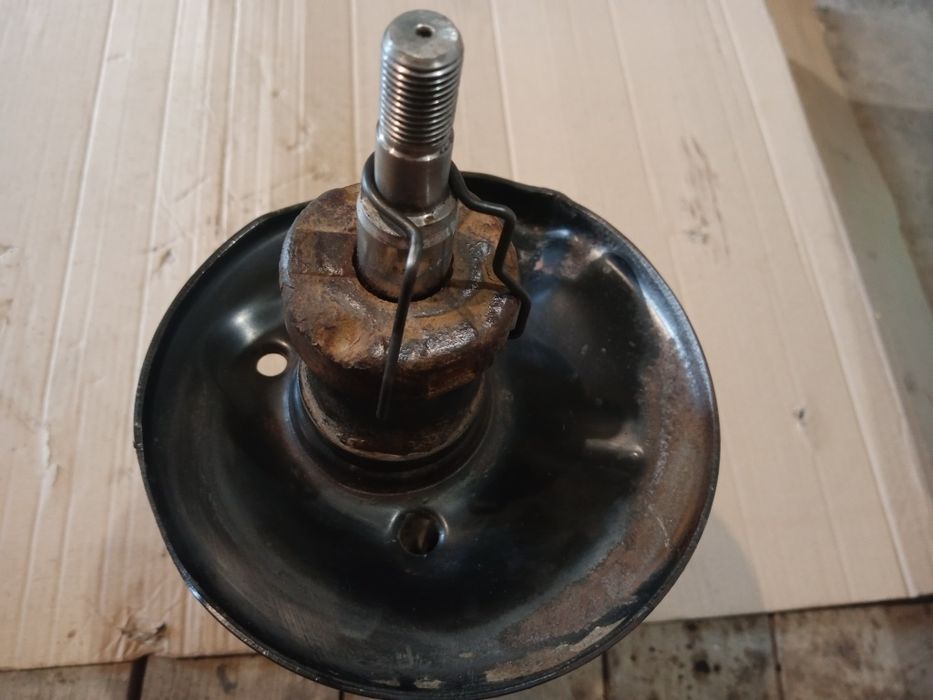 Стойка KYB TAH3 48510-12A50 TOYOTA COROLLA