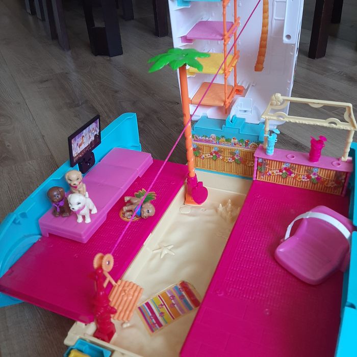 Kamper piesków Barbie