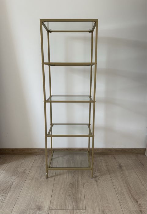 Złota witryna regal szkło