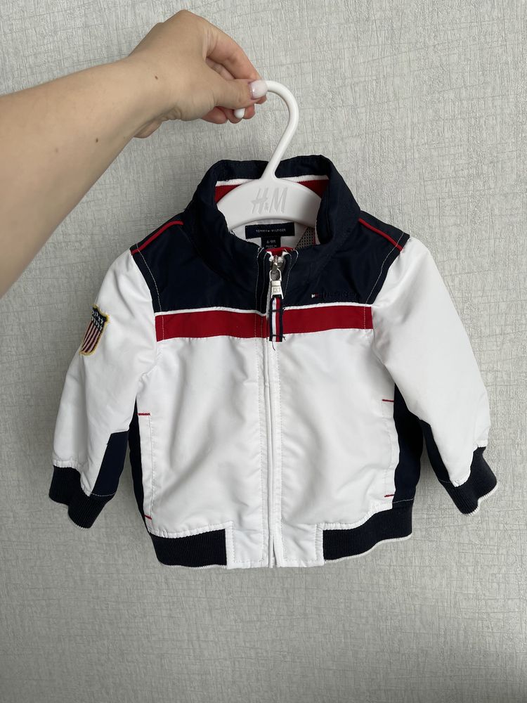 Продам ветровку Tommy Hilfiger 6-10 мес.