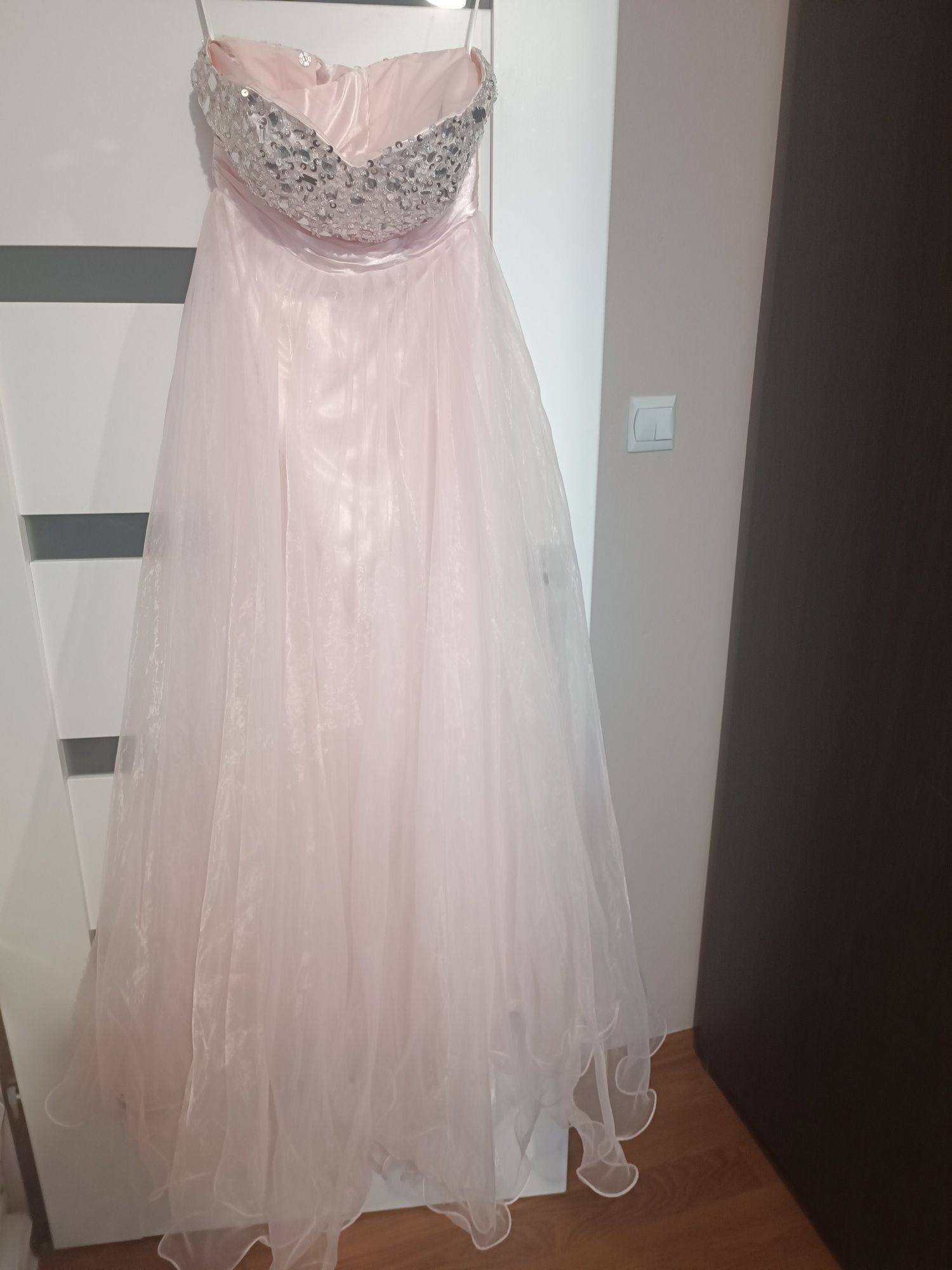 Śliczna suknia balowa damska studniówka wesele