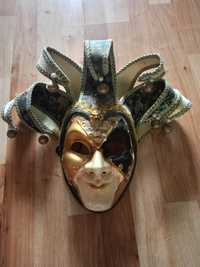 Maska z Wenecji z dzwoneczkami
