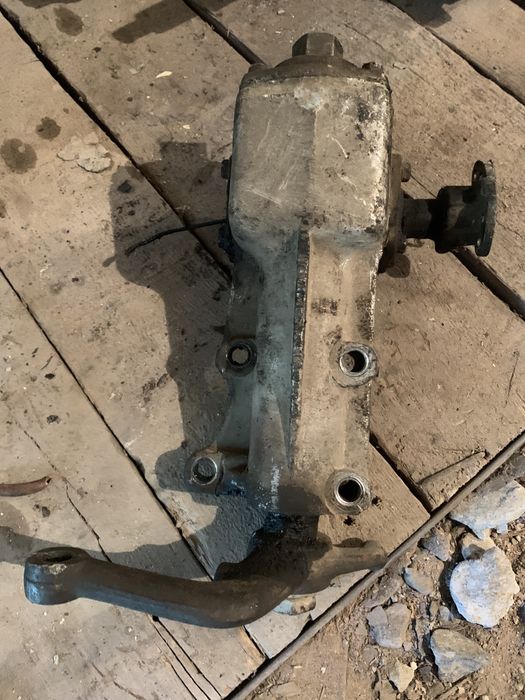 Рулевой редуктор на Газ 24(волга)