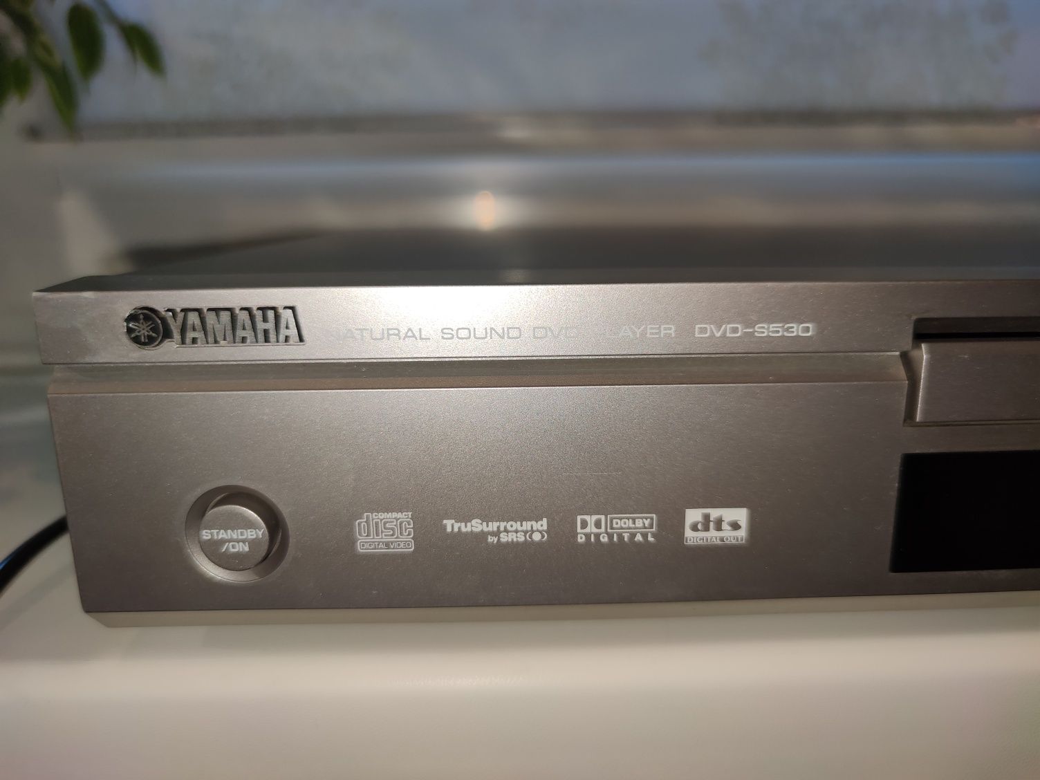 Yamaha DVD -S530