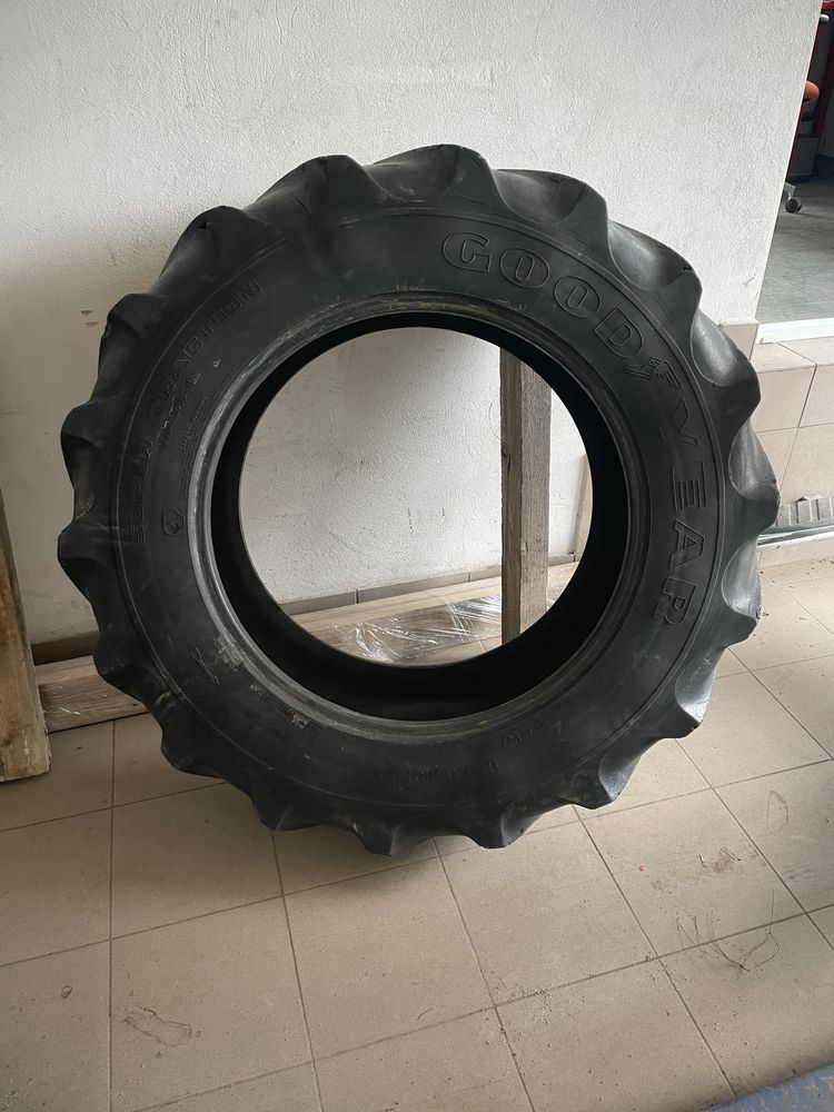Opony Goodyear 123A8/120B 13.6R28