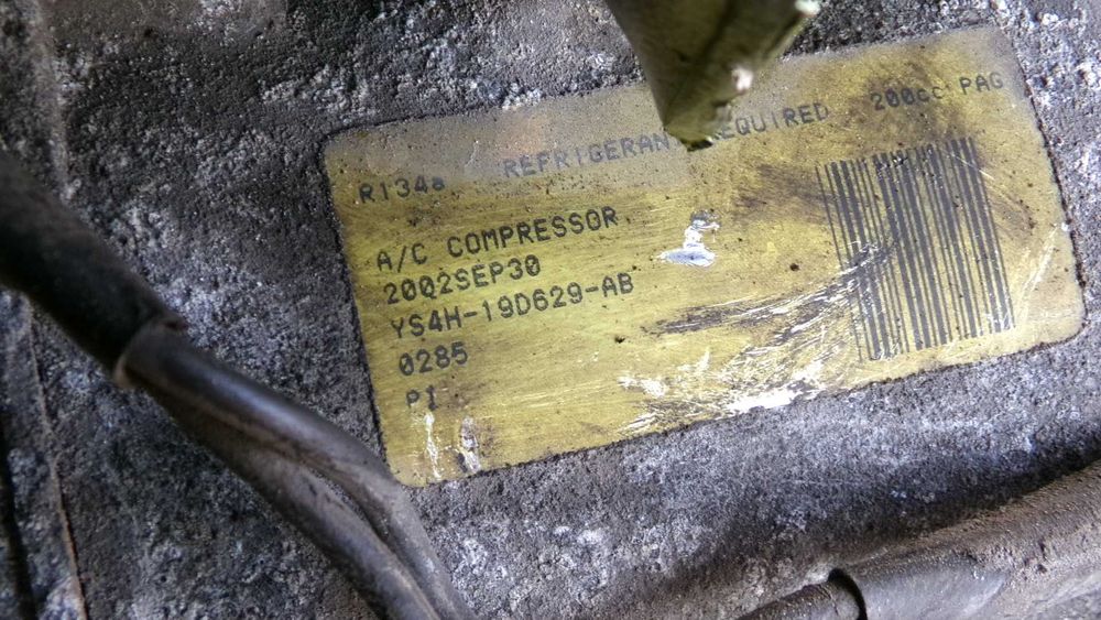 Paz55 Kompresor sprężarka klimatyzacji ford fiesta mk6 1.4 16v wysyłka