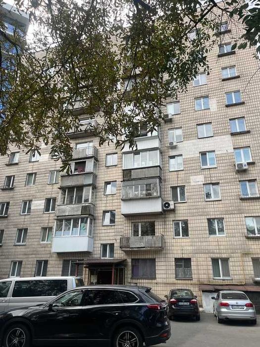 Сдам 2 кімнатну Печерськ р-н. Зверинецкая 63А. 7/9пов будинок