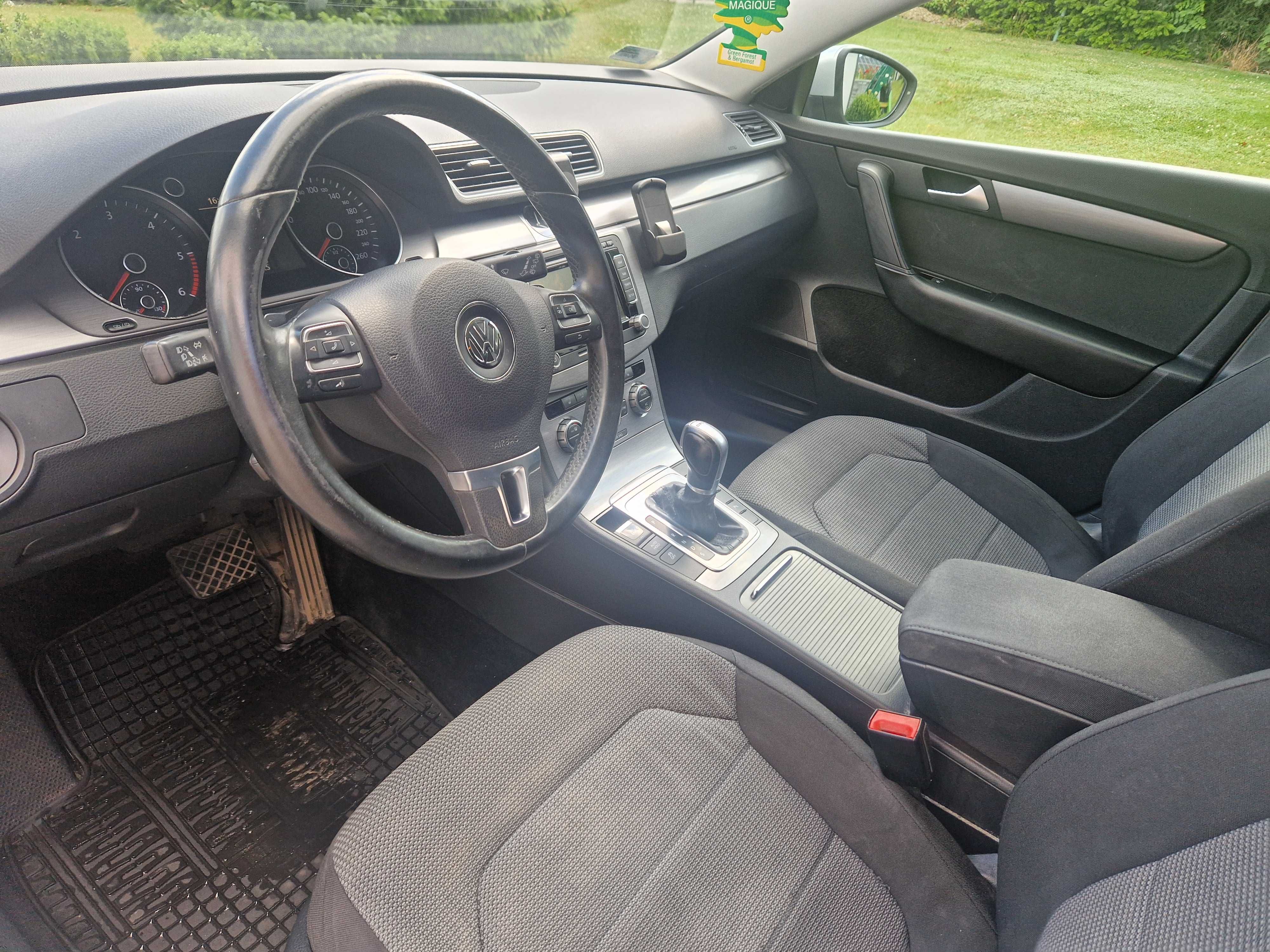VW Passat - automat