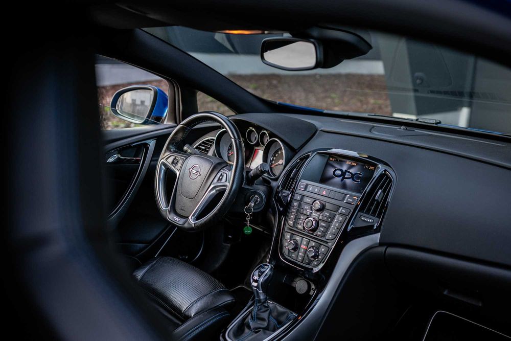 Opel Astra GTC OPC 2.0 T