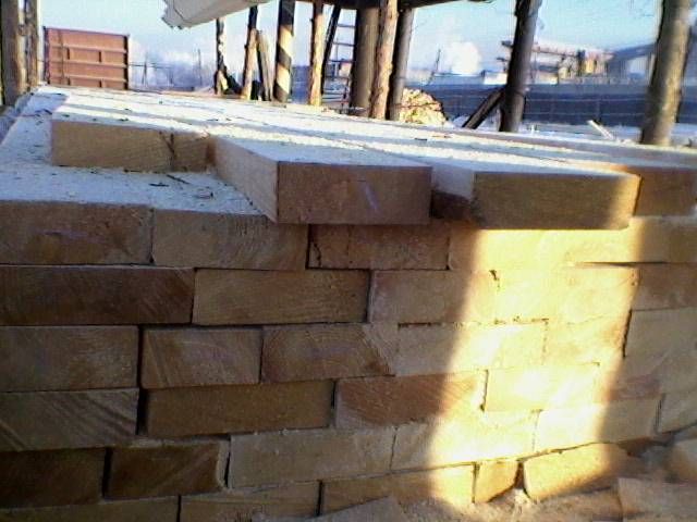 Пиломатеріали соснові брус доска ліс на кришу ліс на дах стропила