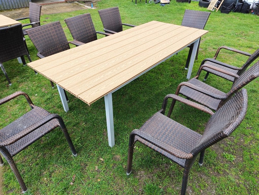 Meble ogrodowe stół i 8 krzeseł