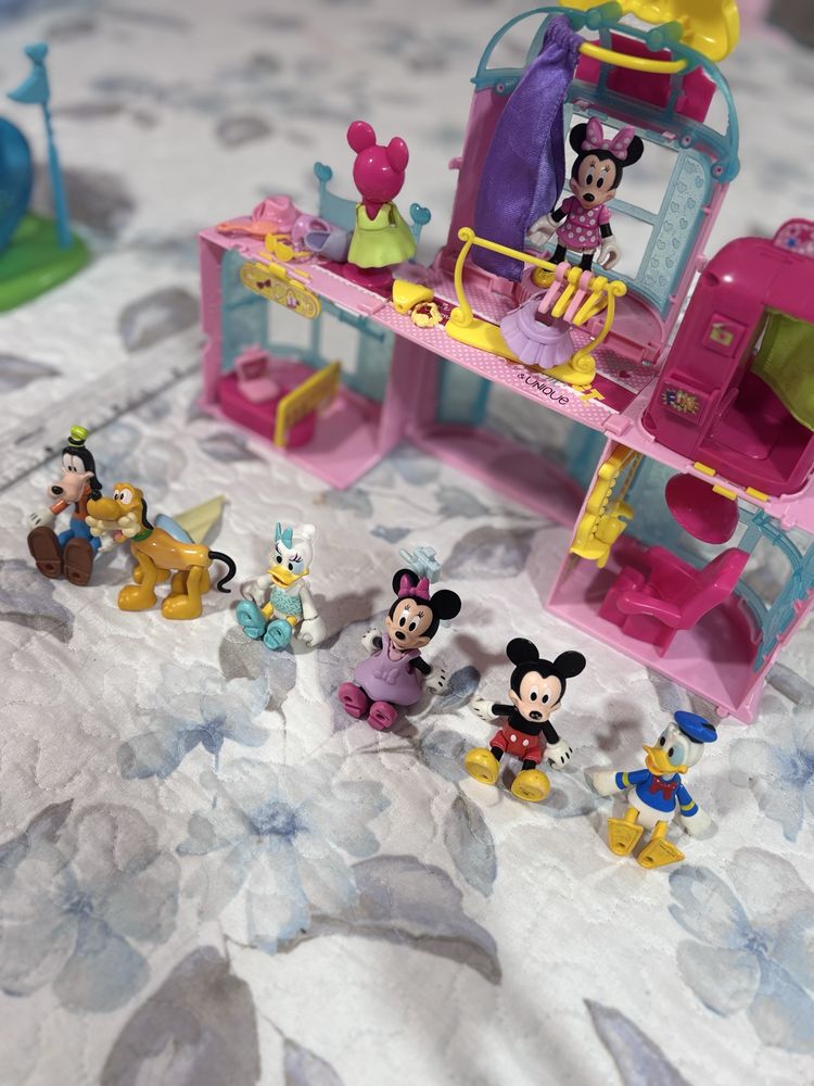 Lote figuras da disney e cachorrinhos