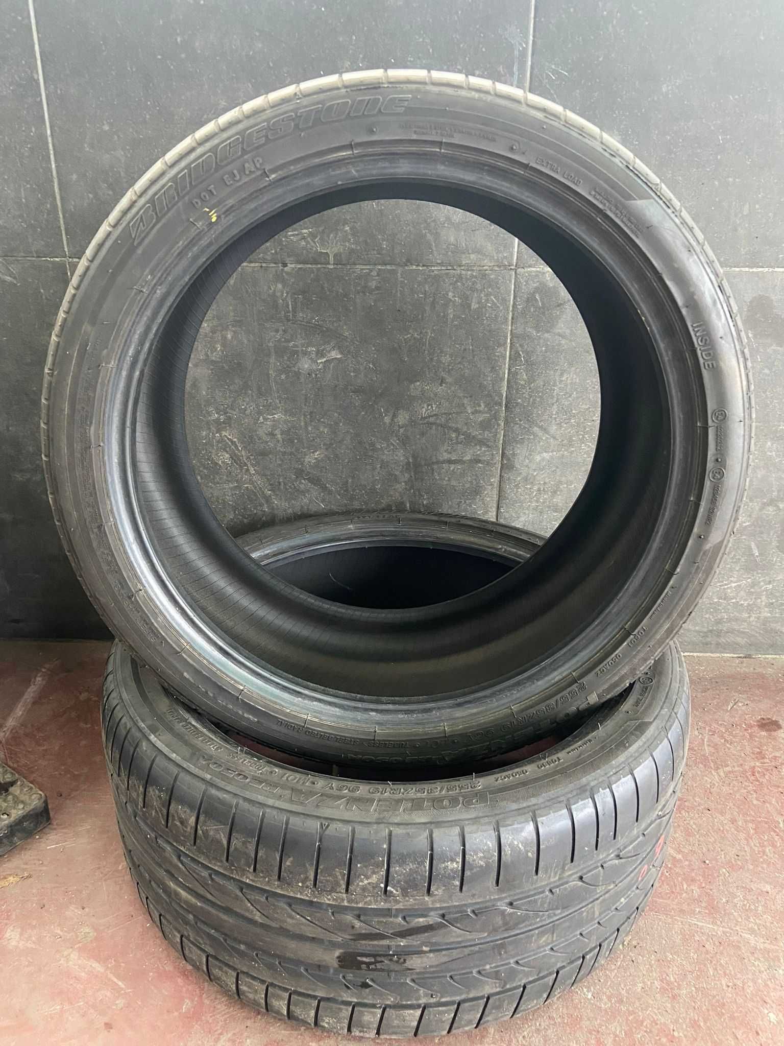 Pneus semi-novos 255/35R19