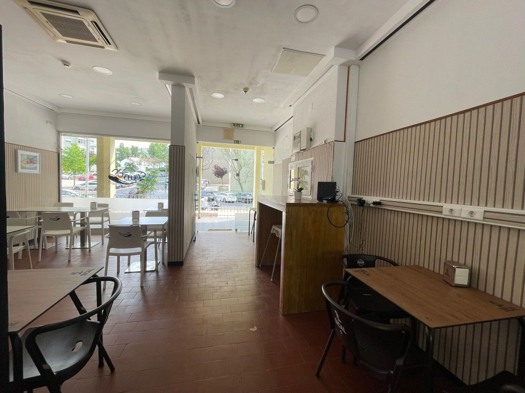 CEDÊNCIA 50% SOCiO(A)  excelente  zona p/.pronto a comer  Alfornelos