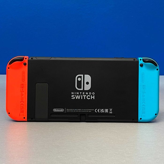 Nintendo Switch V2 (Neon Blue/Red) + Jogos