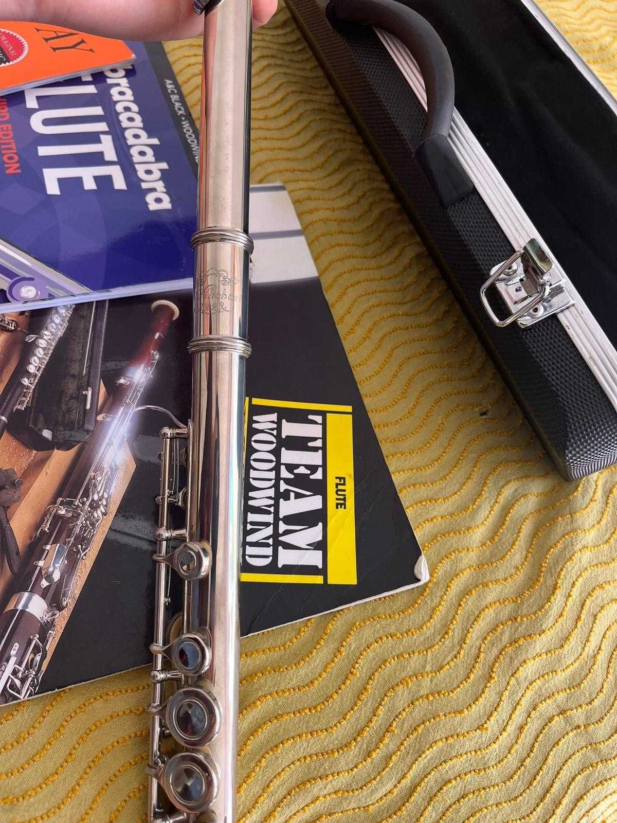 Flauta com Estojo + Livros + CDs - J. Michael / Flute with Case