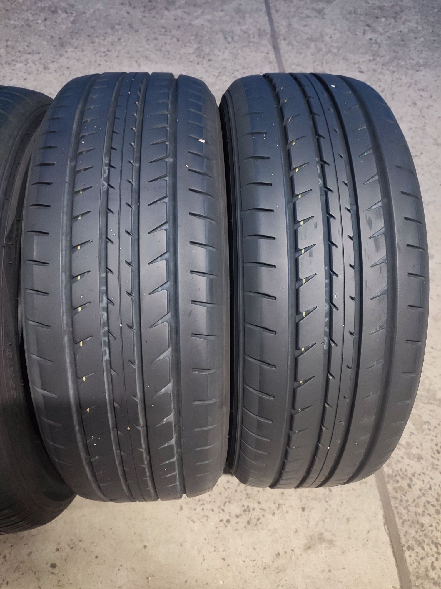 Шини 225/55 R18 Toyo R37