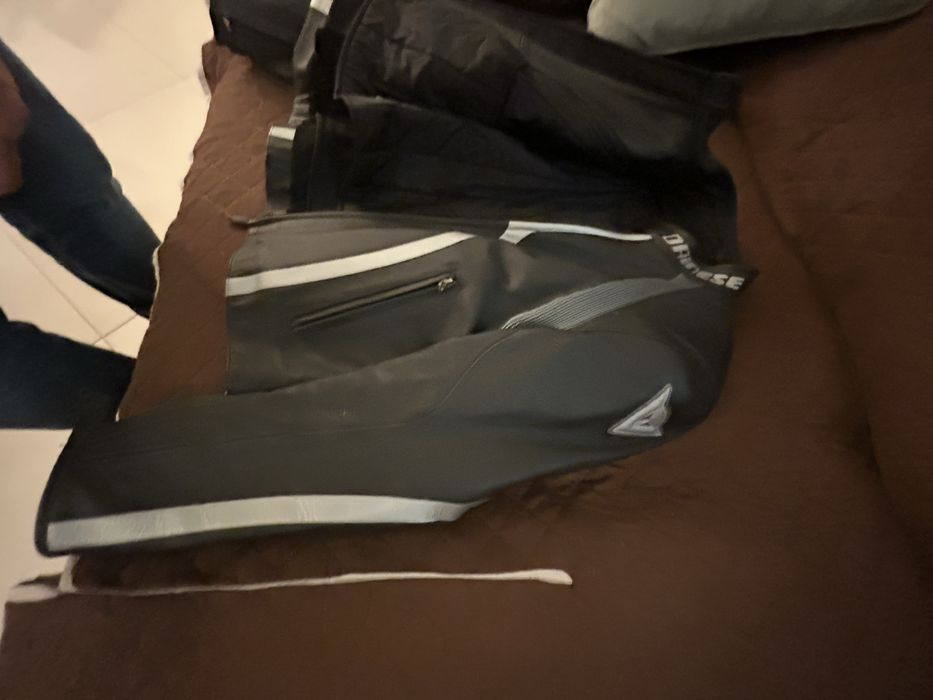 Vendo 3 casacos para mota + calças